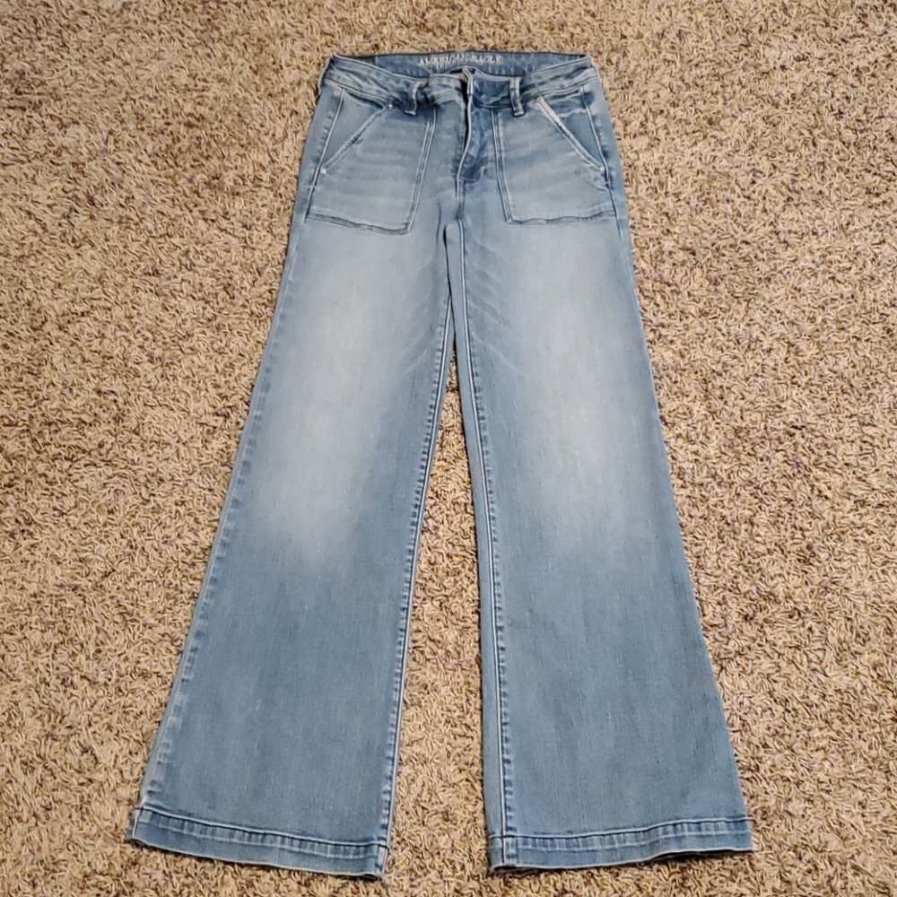 AE A-Line/wide leg jeans.